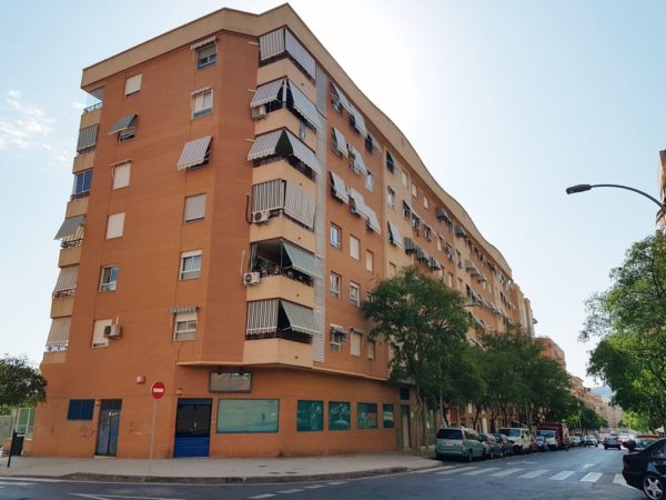 alquiler-local-comercial-pintor-baeza-alicante-102-metros-edificio
