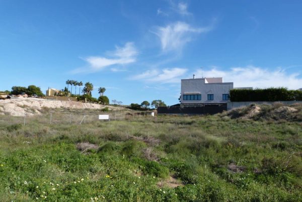 venta-parcela-lloixa-san-juan-alicante-900-metros-vecindario